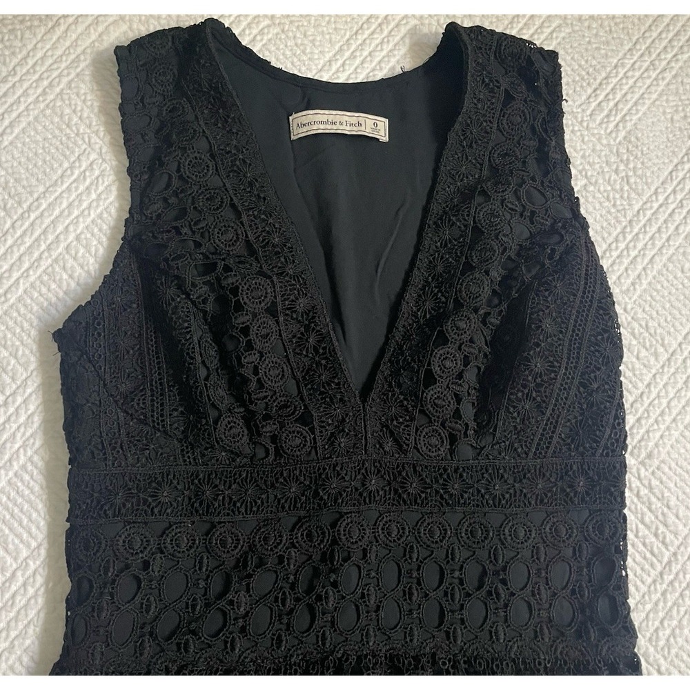 Abercrombie & Fitch Womens V-neckline Lace Crochet Skater Dress Black Sz 0 - Picture 2 of 10